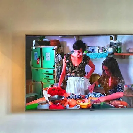 Saint Lo Apartment *